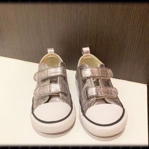 CONVERSE- Metallic Silver -Toddler